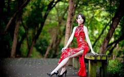 刮伦人妇A片国产